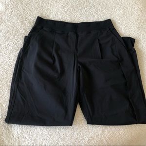 Lululemon Joggers with front and back pockets